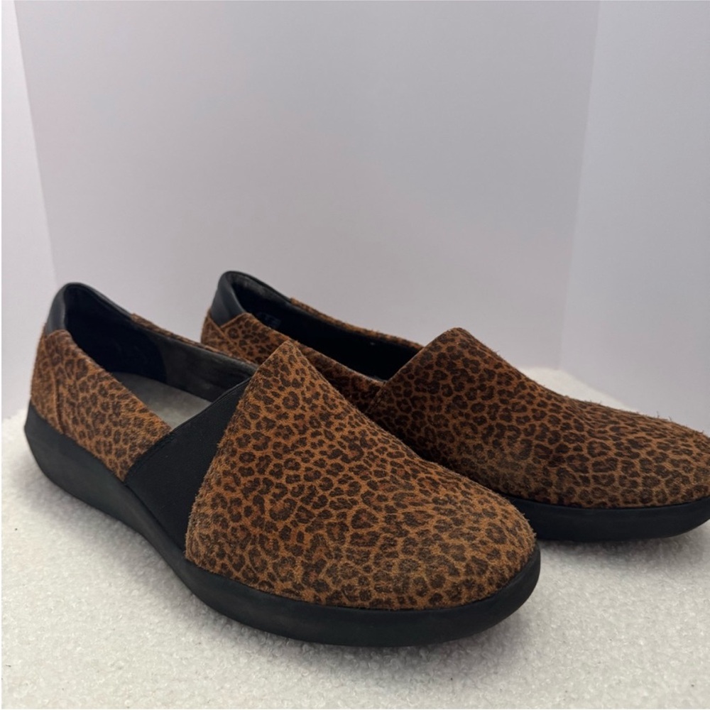 Women's Leopard Print Slip-On Comfort Shoes
